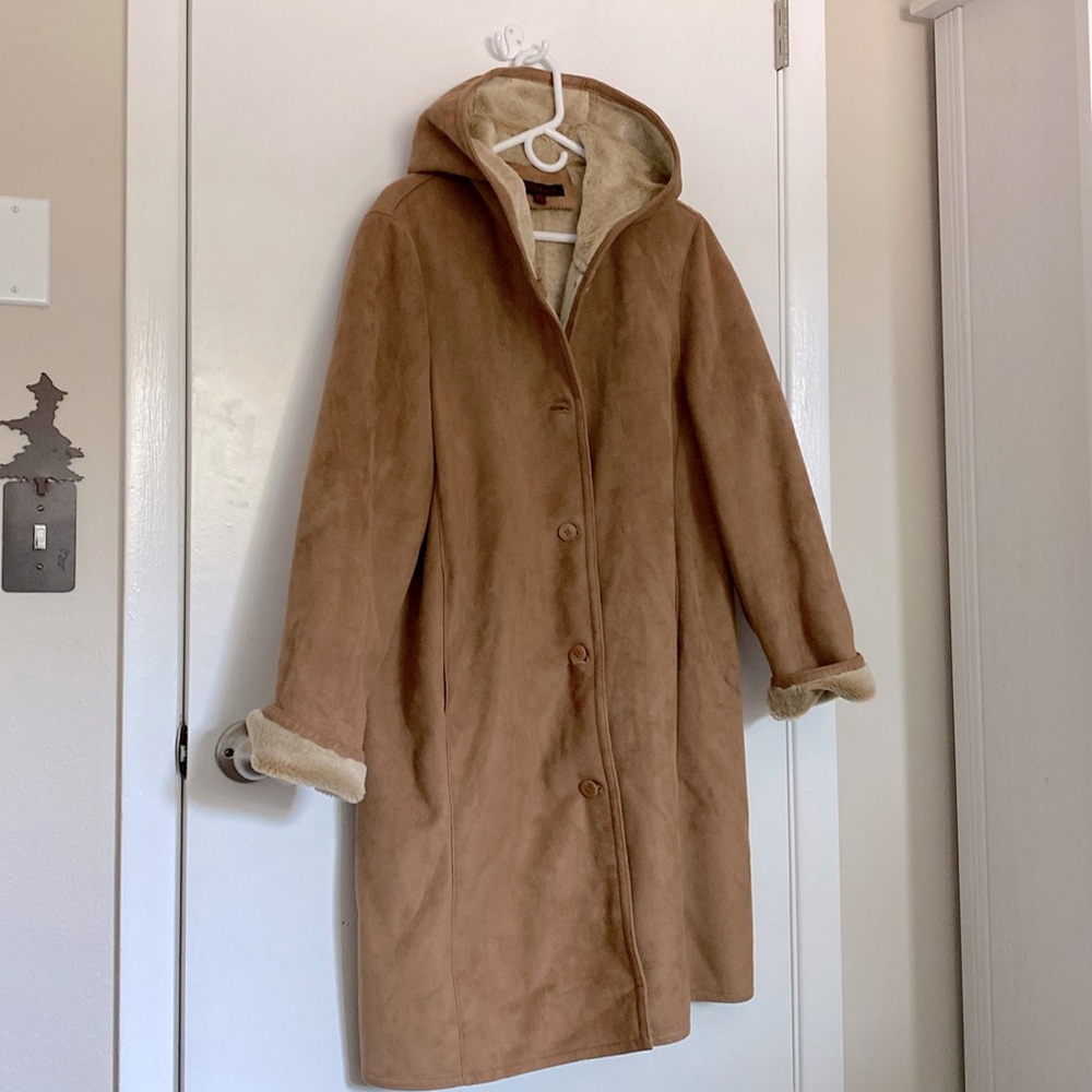 Ann Klein Women’s Tan Hooded Coat, Sherpa lined, used like new condition.